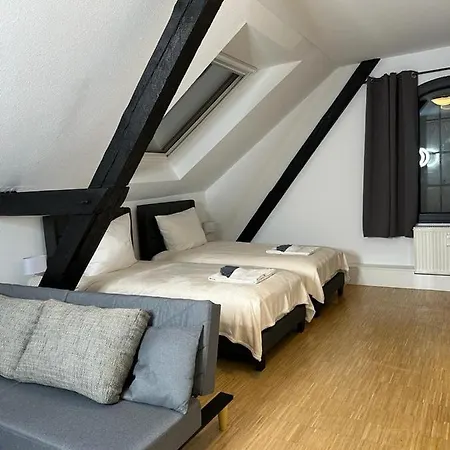 Urban Living Unter Den Daechern Der Goettinger Altstadt *