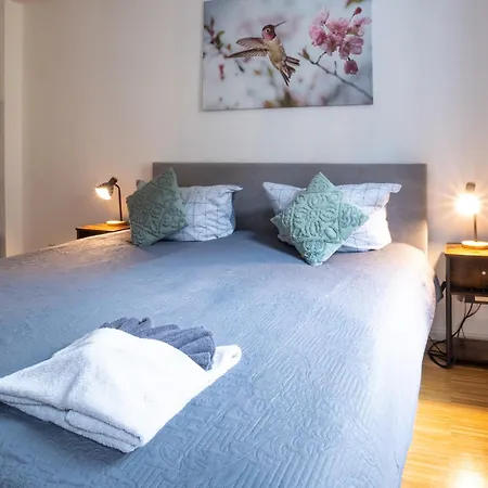 Urban Living Unter Den Daechern Der Goettinger Altstadt * Gottingen