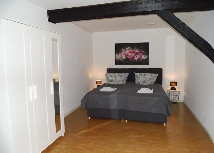 Urban Living Unter Den Daechern Der Goettinger Altstadt *